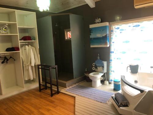 Ein Badezimmer in der Unterkunft Super villa familiale