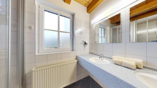 Ένα μπάνιο στο Pinzgauer Hütte-Zell am See- Piesendorf