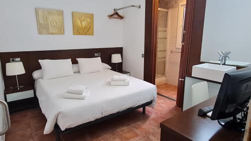 Hostal Eixample photo 74