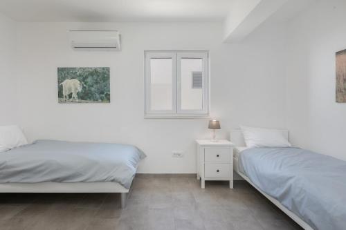 The view & art gallery apartment, free parking