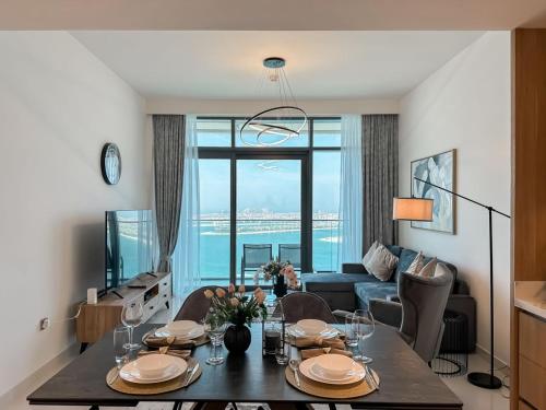 Beachfront 2BR with Spectacular Sea and Palm Views - 17AB06
