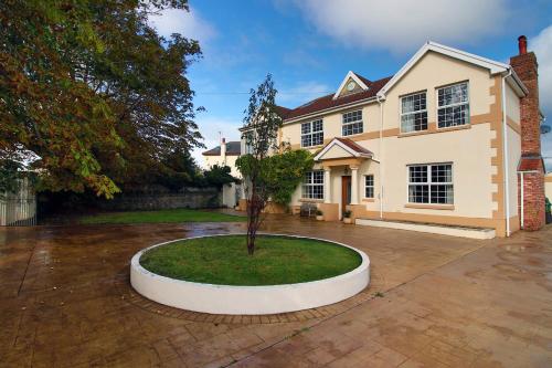 Gallery image of The Clock House in Porthcawl