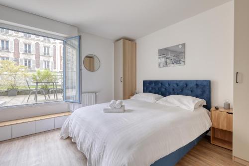 Posteľ alebo postele v izbe v ubytovaní Branded New 4 Bdrs Flat - Huge Terrace - Prime Loc