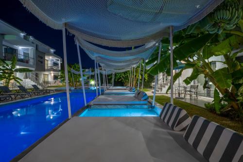 Gallery image of Adonis Luxury Village in Pefkohori