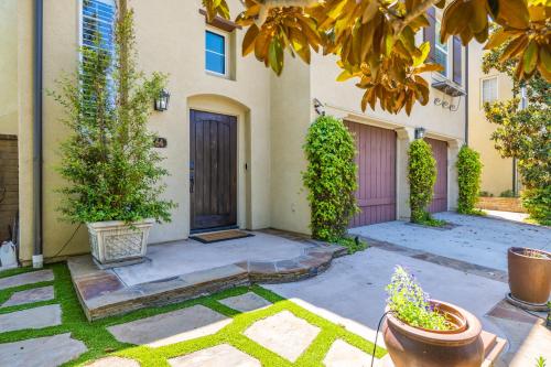 Taman di luar @ Marbella Lane - Modern and Sophisticated Home