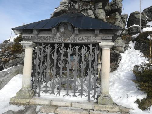 a gazebo on the side of a snow covered mountain at Ferienhof Schaubmeier in Klaffer am Hochficht