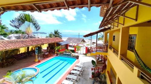 Bazén v ubytování Hotel Cielo Azul nebo v jeho okolí
