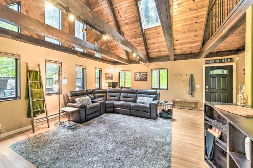Pollock Pines A-Frame Chalet with Mod Updates! – Photos 4