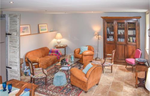 Χώρος καθιστικού στο Beautiful Home In Pleudaniel