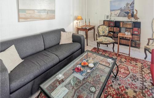 Χώρος καθιστικού στο Cozy Apartment In Blois With Wifi