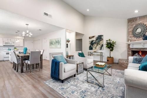 a living room with a dining room and a kitchen at Super Cozy Entire House ABL Near Downtown - Book Now !! in Katy
