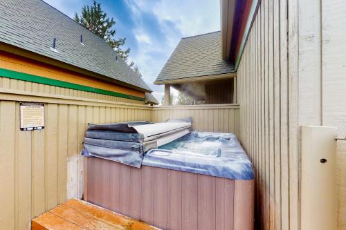 Gambar di galeri bagi Cabin on the Green di Redmond