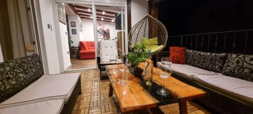 Luxurious three bedrooms apartment with two terraces