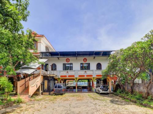 Gallery image of OYO 91042 Hawaina Hotel in Singaraja