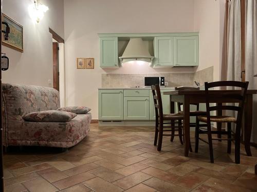 Kuchyň nebo kuchyňský kout v ubytování Valle del Metauro Country House