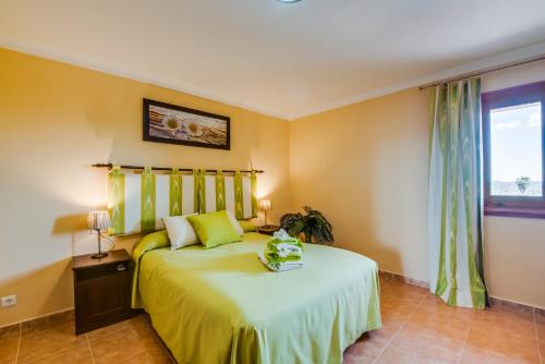 Postel nebo postele na pokoji v ubytování Ideal Property Mallorca - Can Bielo