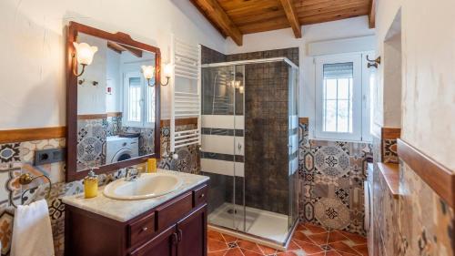 A bathroom at Cortijo Rural Claudia Taberno by Ruralidays