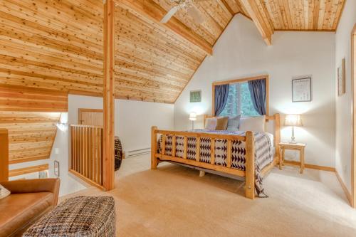 Ένα ή περισσότερα κρεβάτια σε δωμάτιο στο River Lily Retreat