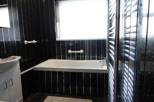 Stylish 3 Bedroom House Near NEC, City Centre photo 4