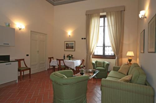 Gallery image of Palazzo Gamba Apartments al Duomo in Florence