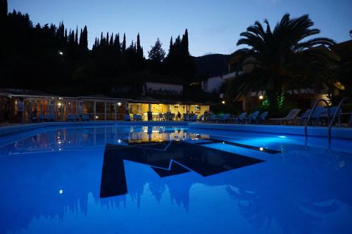 Bazén v ubytování Le Mirage Hotel nebo v jeho okolí