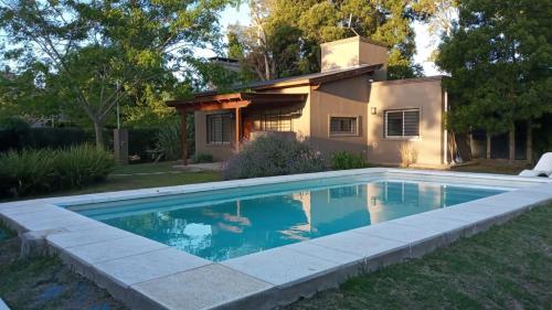 Casa/Quinta Las Hayas (A 5 CUADRAS DE LA LAGUNA) – Quinta en Chascomús Casa/Quinta Las Hayas (A 5 CUADRAS DE LA LAGUNA) – Quinta en Chascomús
