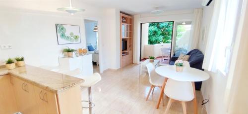 Kuchyňa alebo kuchynka v ubytovaní Apartamento La Felicidad II by DENIA COSTA