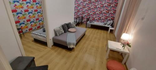 London Fog Apartment in the Party District