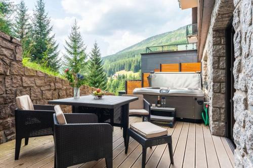 Apartment Adélka 104, private wellness - whirlpool, sauna, parking
