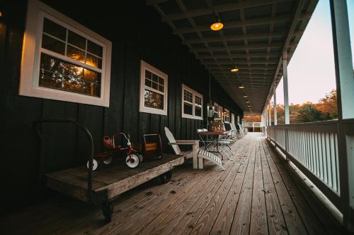 Greeter Falls Lodge #2 – Photos 2