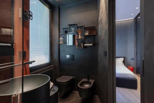A bathroom at Luxury Sea View - Genoa