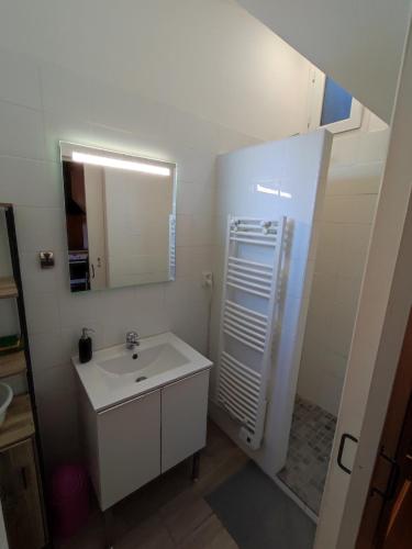 Duplex quartier Saint Ruf proche remparts Avignon centre