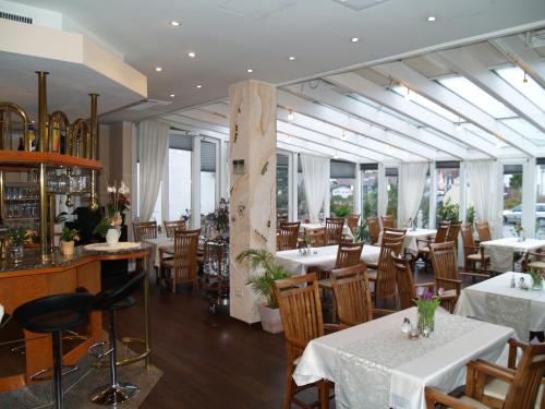Restoran või mõni muu söögikoht majutusasutuses Hotel Bauschheimer Hof