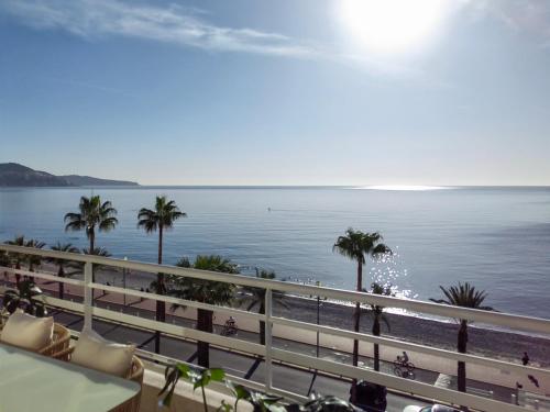 Exceptional brand new flat, 20 m from beach, 85 sq