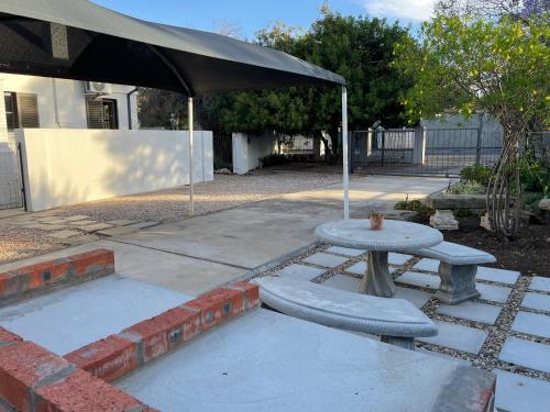 Fotografie z fotogalerie ubytování U.R.B.A.N on St. John v destinaci Oudtshoorn