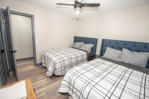 Ένα ή περισσότερα κρεβάτια σε δωμάτιο στο Dawsonville Retreat