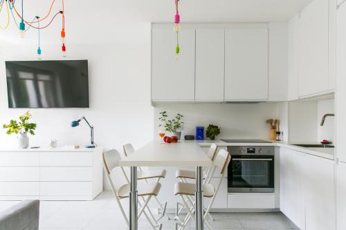 Zdjęcie z galerii obiektu Tree&Lake Apartament Warszawa w mieście Ząbki