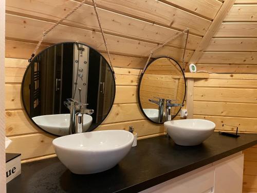 Salle de bains dans l'établissement Alsace kota évasion & Spa la canopée