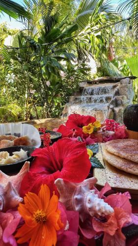 CHALET TROPICAL Hotel & Pool Bar Restaurant