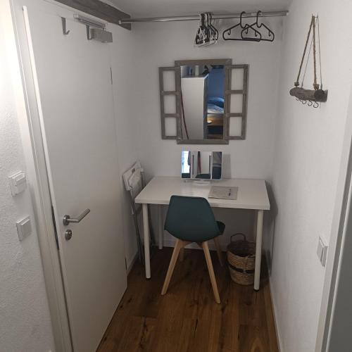 Fotografie z fotogalerie ubytování Apartments & möblierte Zimmer in Kahl am Main, kontaktloser Self Check-in, W-Lan, Schreibtisch, Duschbad, Küchenzeile, PKW-Plätze v destinaci Kahl am Main