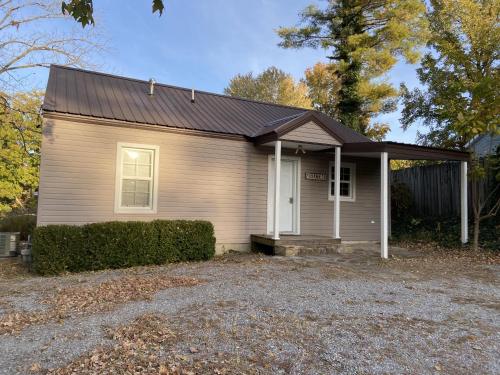 Centennial Cottage – Photos 2