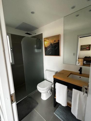 Bilik mandi di Hoxhohl Travel Lodge