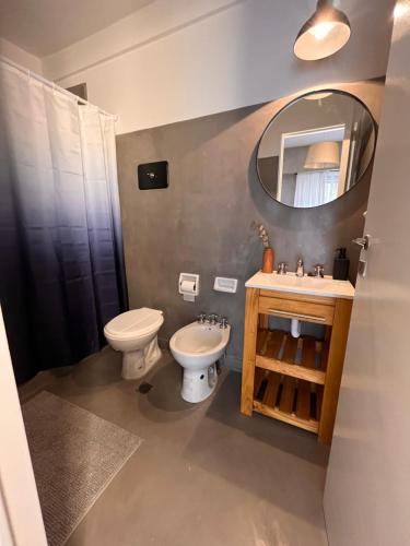 Un baño de Monoambiente Moderno 2 cuadras Plaza de Mayo