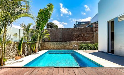 Villa Habitats in Playa del Duque