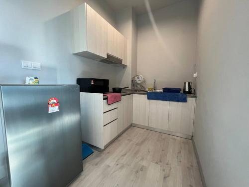 Dapur atau dapur kecil di TK Homestay - Sea View and Mount Kinabalu View