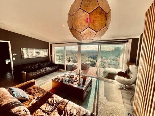 DUALITY Wine Country with a pool and a view
