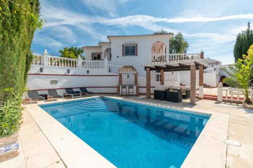 VILLA BARRANCO Big terrace, private pool & parking