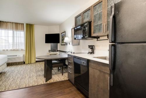 Candlewood Suites Portland Airport, an IHG Hotel Image