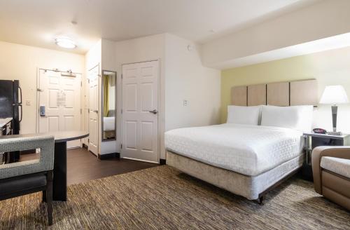 Candlewood Suites Portland Airport, an IHG Hotel Image