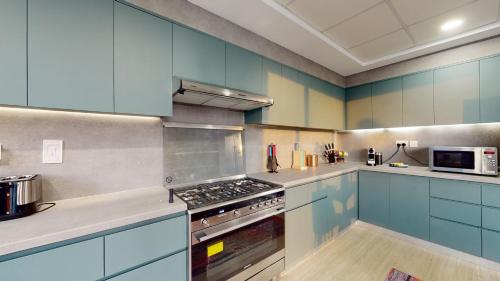 Image showcasing 7 industrial-style lofts on the market in Los Angeles - Livabl